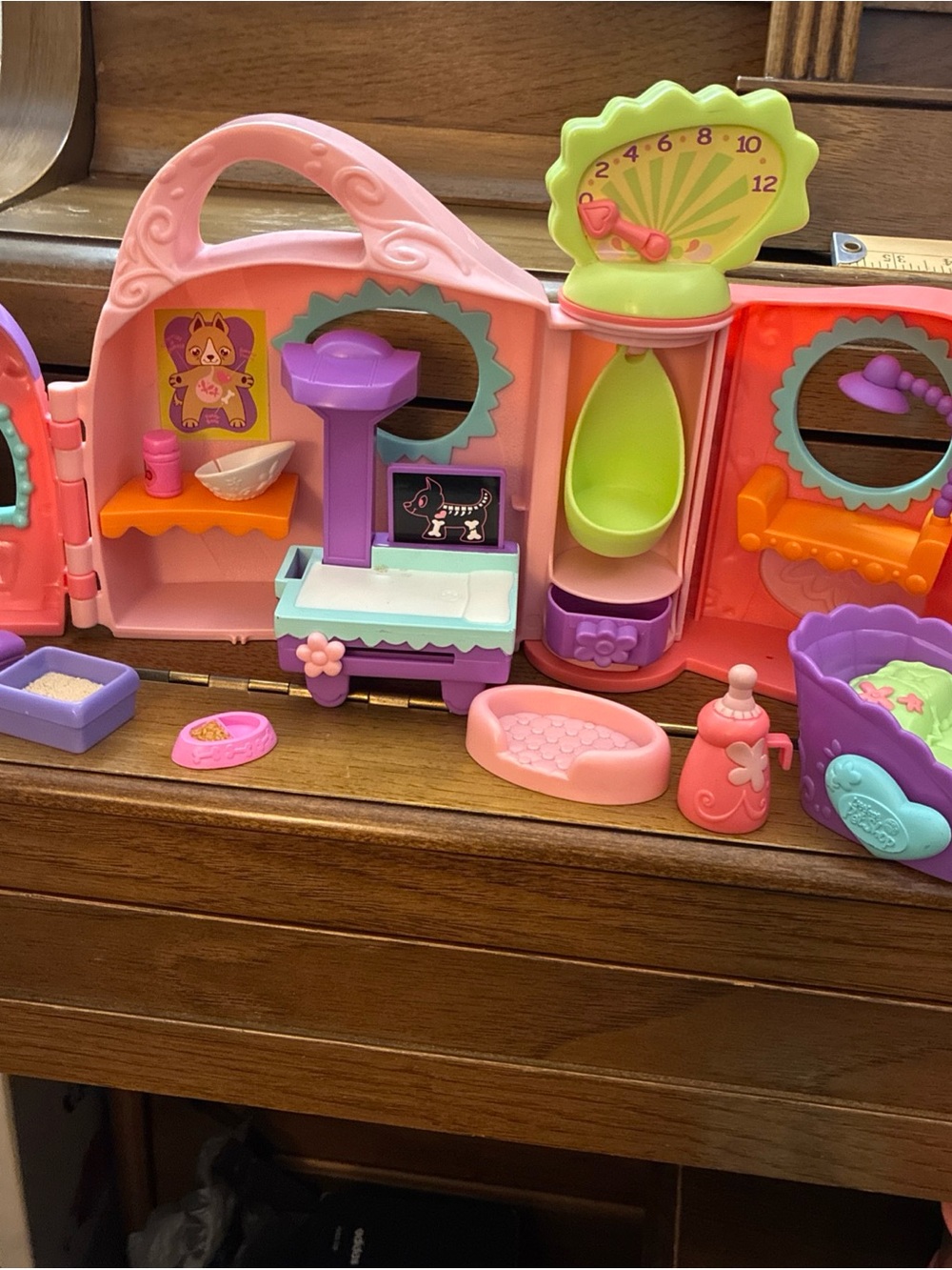 Littlest Pet Shop LPS Get Better Center 2006 Vintage Play-set Accessories Rare